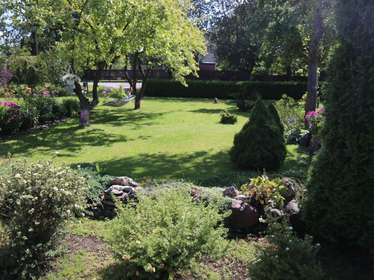 Cozy Summer House With Free Parking Near City Center & Beach Курессааре Екстер'єр фото